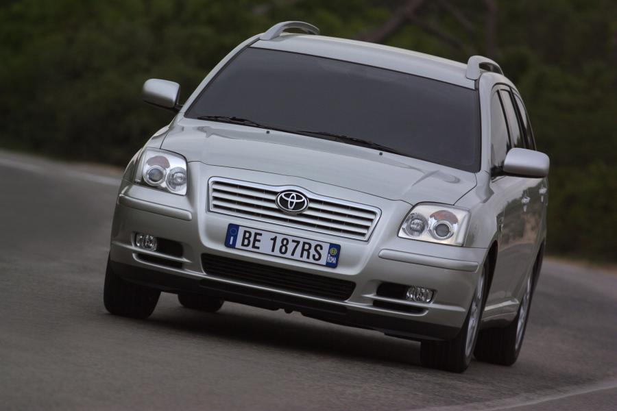  Toyota Avensis Wagon 2003 года  (фото 42 из 76)
